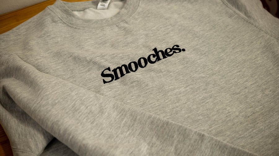 Smooches Crewneck product image (3)