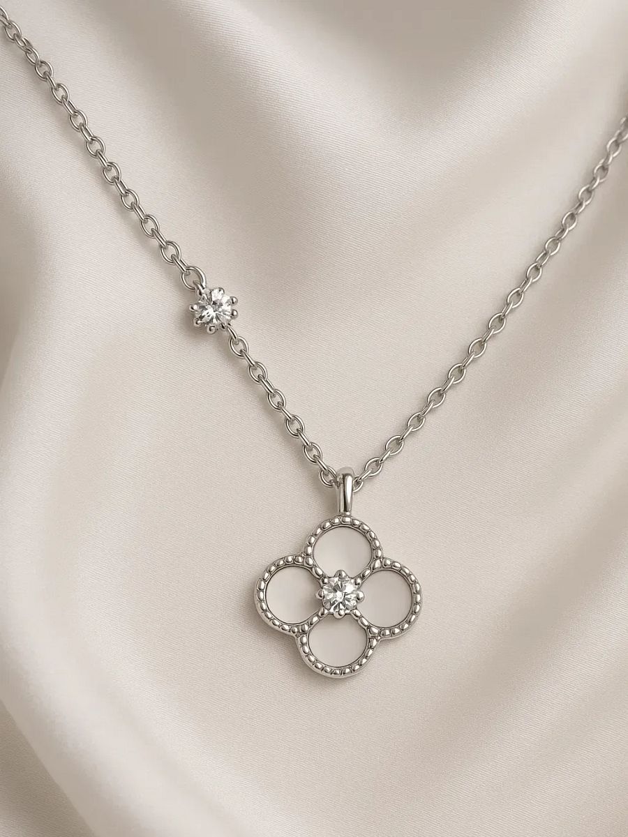 The Virelle Necklace product image (4)