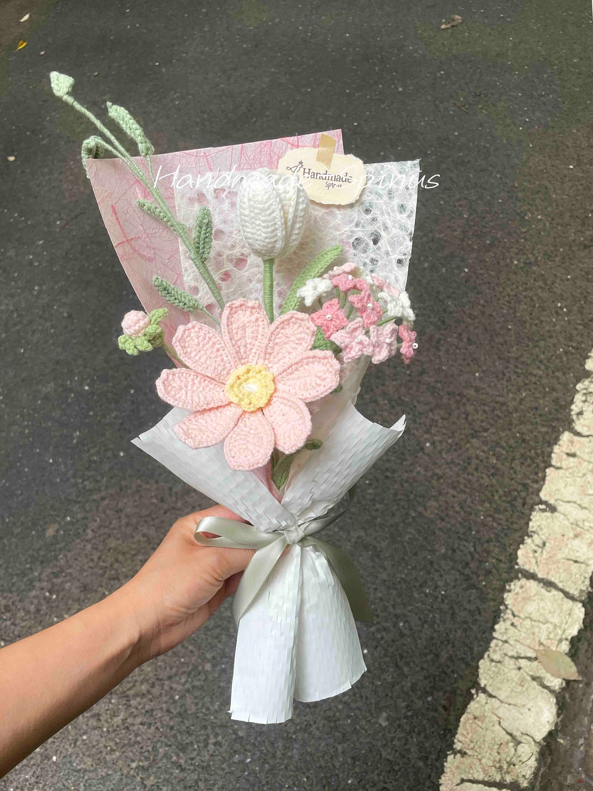 Floral Imprint Crochet Knit Bouquet product image (2)