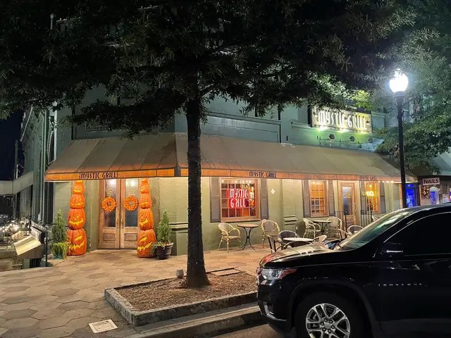 EPIC at night #covingtongeorgia #vampirediaries #damonsalvatore #stefansalvator #mysticfalls 