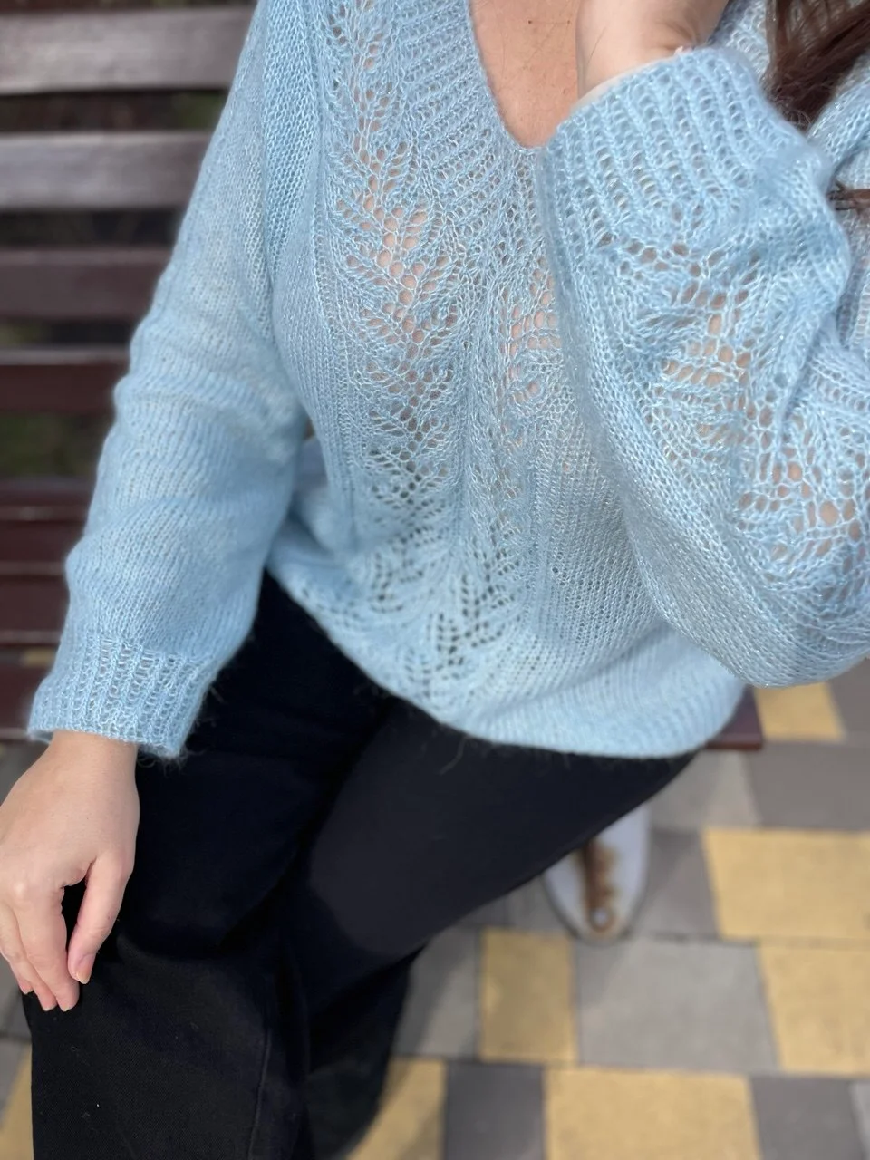 Мастер-класс pullover Diamond Модель имеет V-образный вырез горловины скачать в формате pdf.Язык: Украинский Русский product image (3)