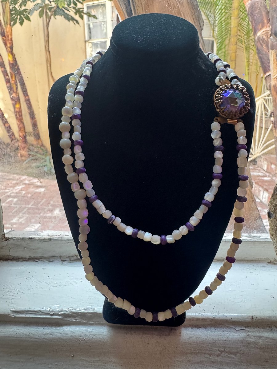 1970’s vintage mother of pearl and amethyst double strand necklace product image (3)