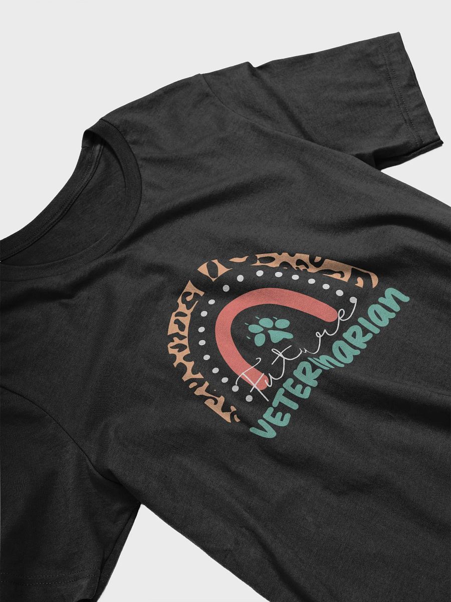 "Future veterinarian-Rainbow" t-shirt product image (6)
