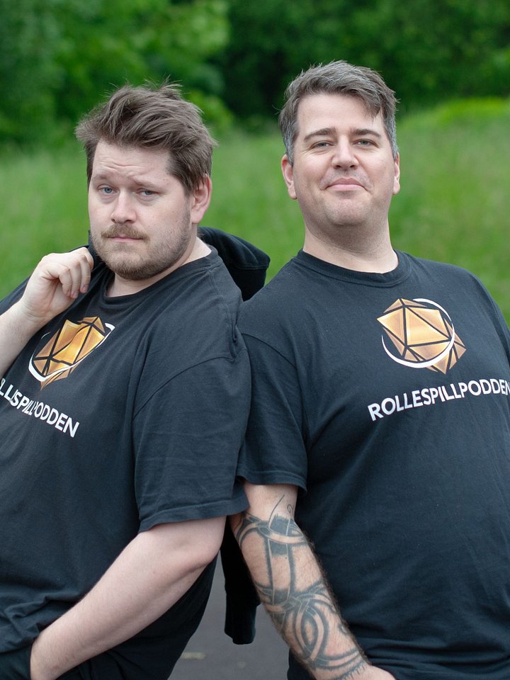 Rollespillpodden T-skjorte (svart) product image (1)