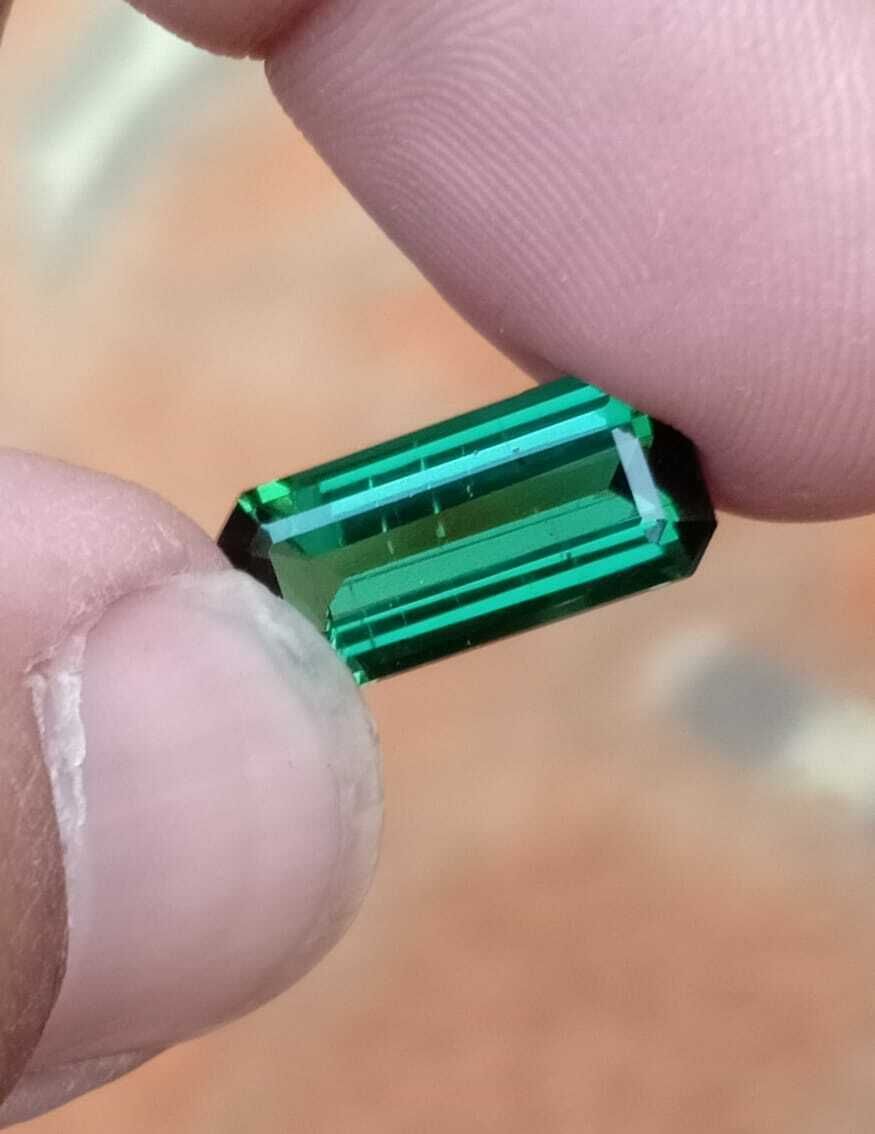 AFGHANI TOURMALINE LOOSE GEMSTONE EMERALD CUT GREEN COLOR STONE, 4.70 CARAT product image (1)