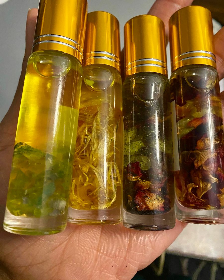 Aura Aromatics: Intuitive Roll-On Oil product image (2)