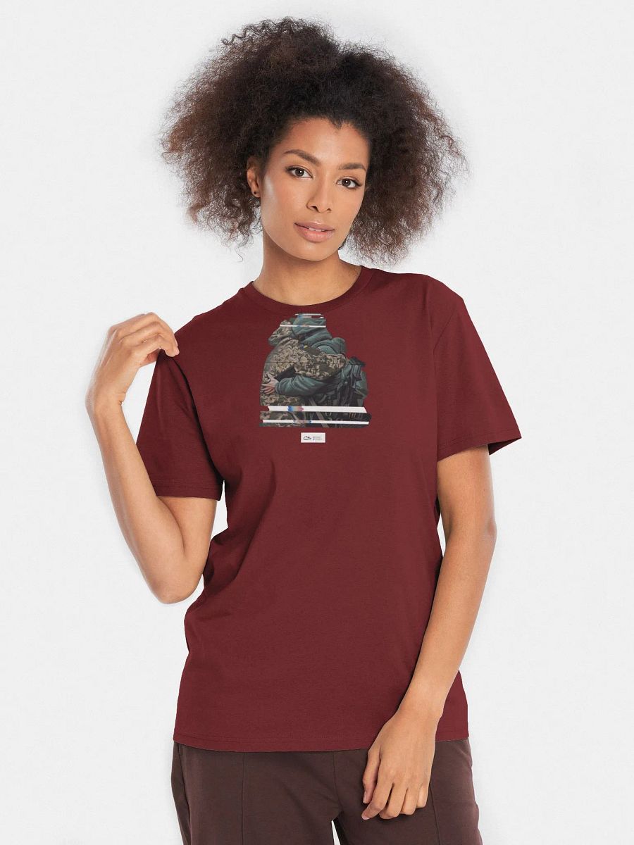 Soldiers Hugging product image (35)