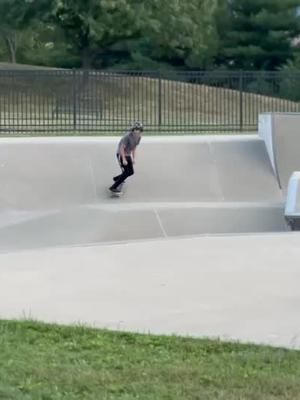tiny air but I got mid ah wheels and bea#rings #flawless #skateboarding #skate #air 