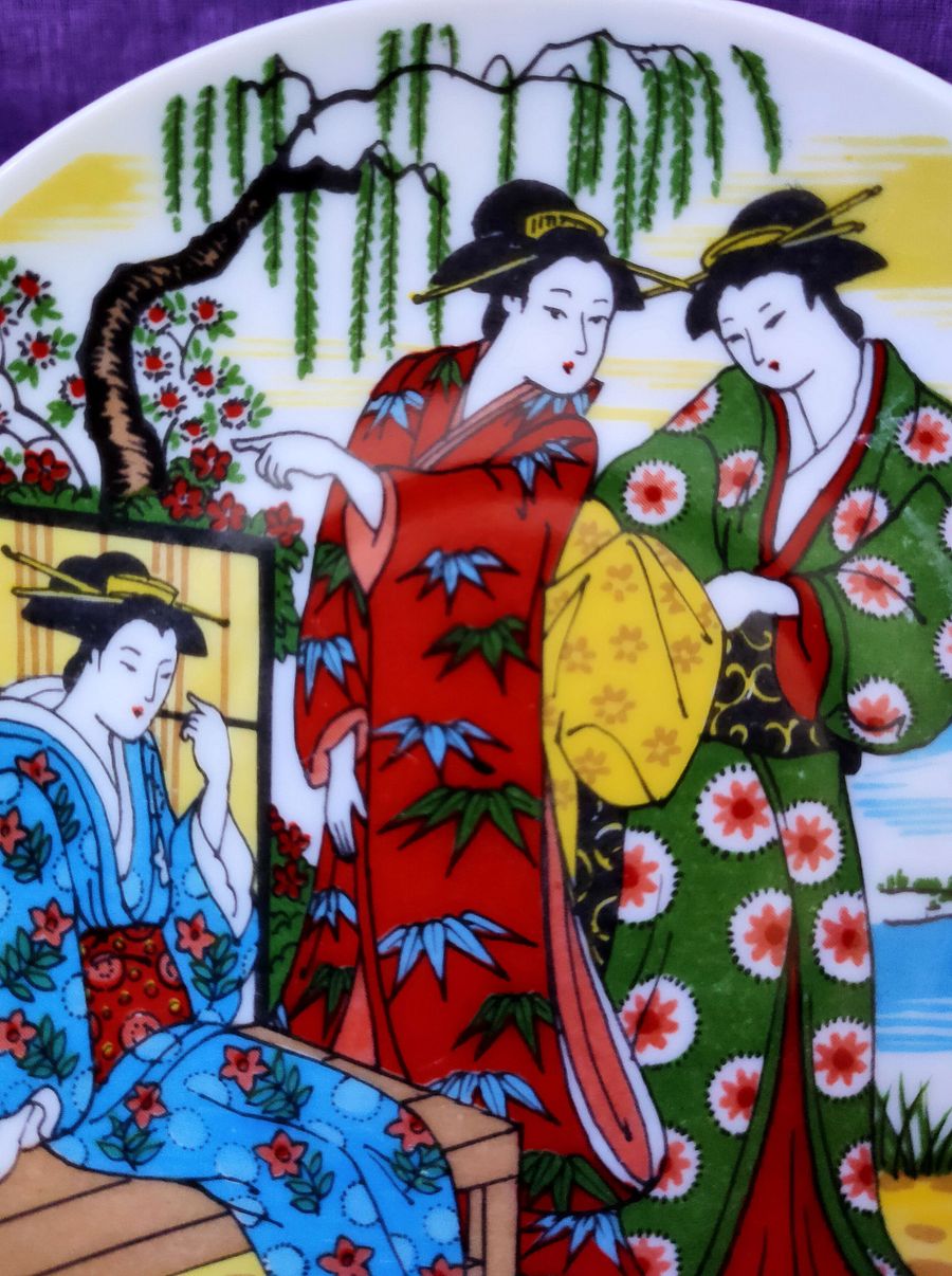 Prato pequeno com 3 gueixas, arte japonesa, paisagem asiática, decoração japonesa de secretária product image (4)