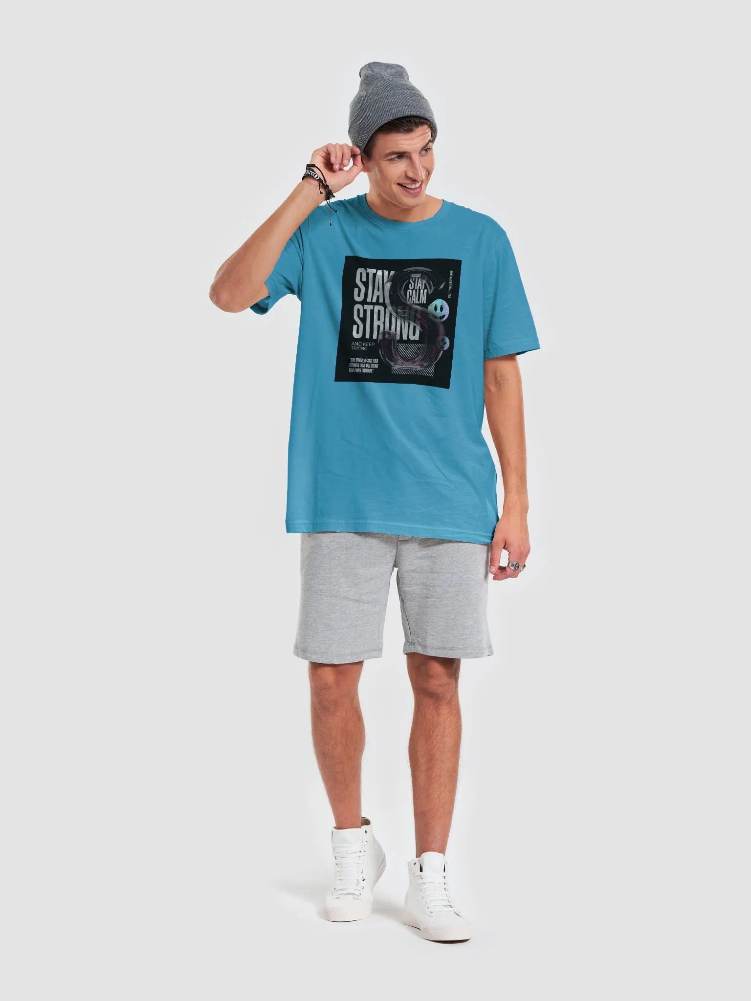 Stay Strong Graphic Tee product image (41)