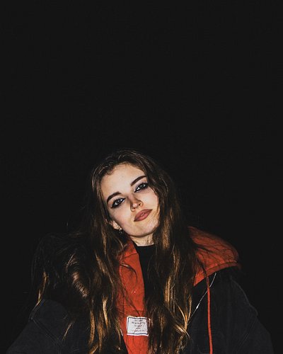1. Tuhle fotku miluju, protože to pozadí noční Stromovky fotograf zachytil dokonale 
2. Boty, v kterých jsem ušla 20 kiláků (...