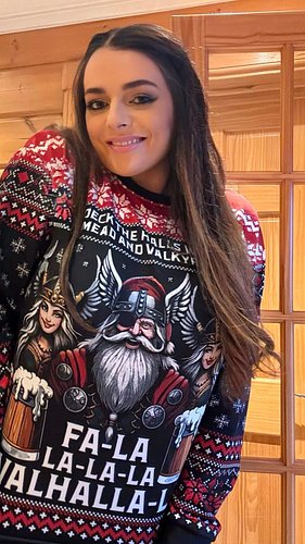 Raise your horn if you’re ready for Valhalla-la-la 🎶🍻 ⚔️ Shoutout to our sister @murielmackenzie_uig for this perfect Yule vi...