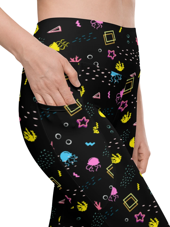 Shifty Seas dark pattern pocket leggings product image (1)