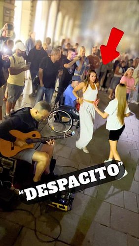 These girls set the street on fire with my DESPACITO performance ☑️😃 #despacito #luisfonsi #imadfares #porterico🇵🇷 #guitar #c...