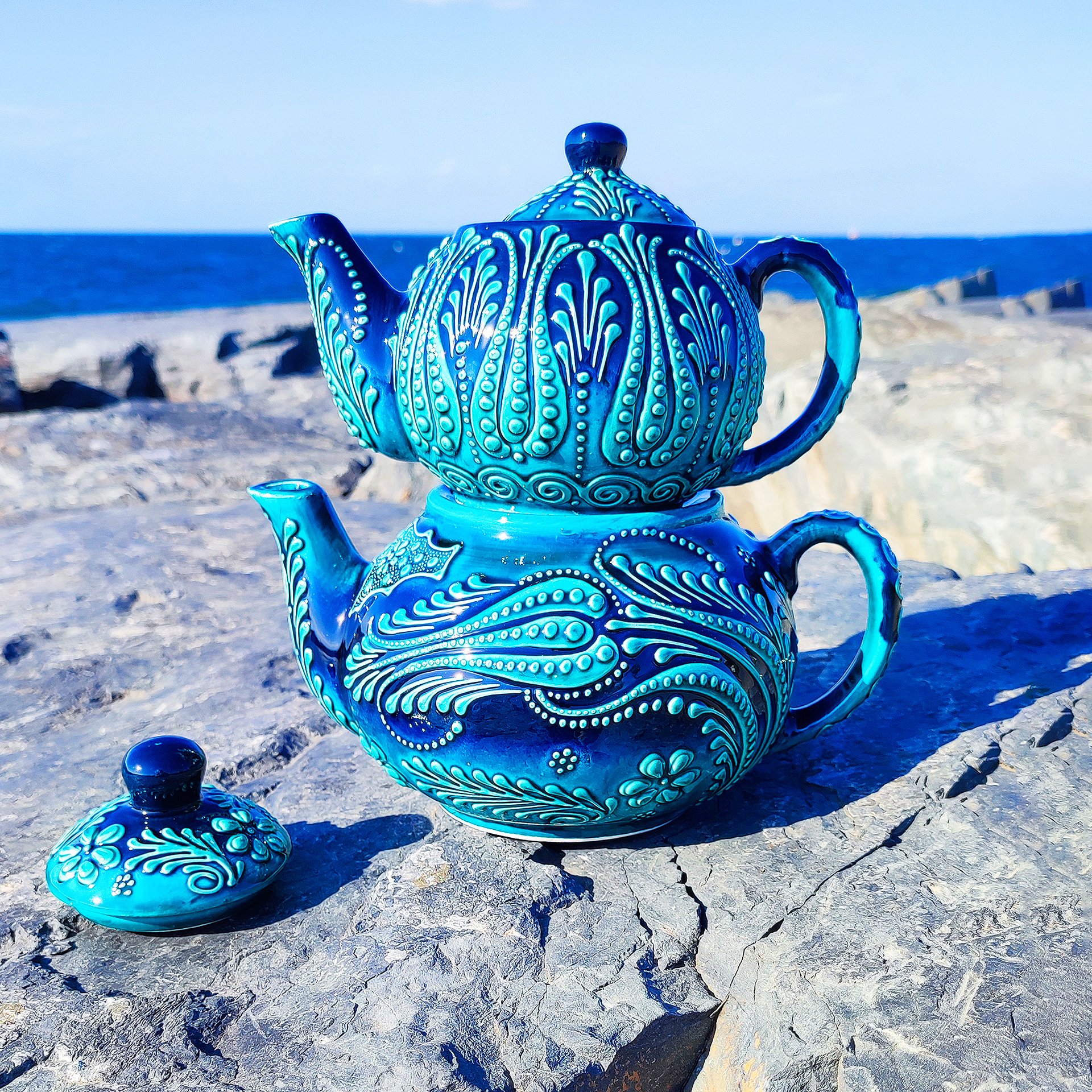 Handcrafted Ceramic Turquoise Teapot – Unique Artisanal Pottery for Tea Lovers product image (1)