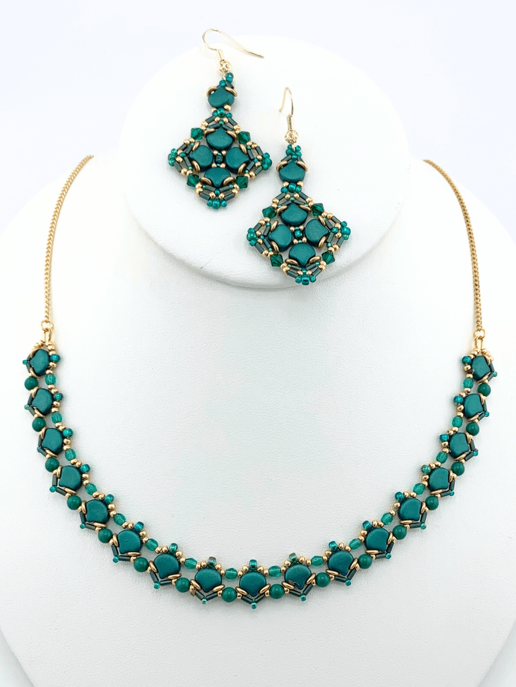 Queen’s Trellis Necklace Earrings Set - Green product image (7)