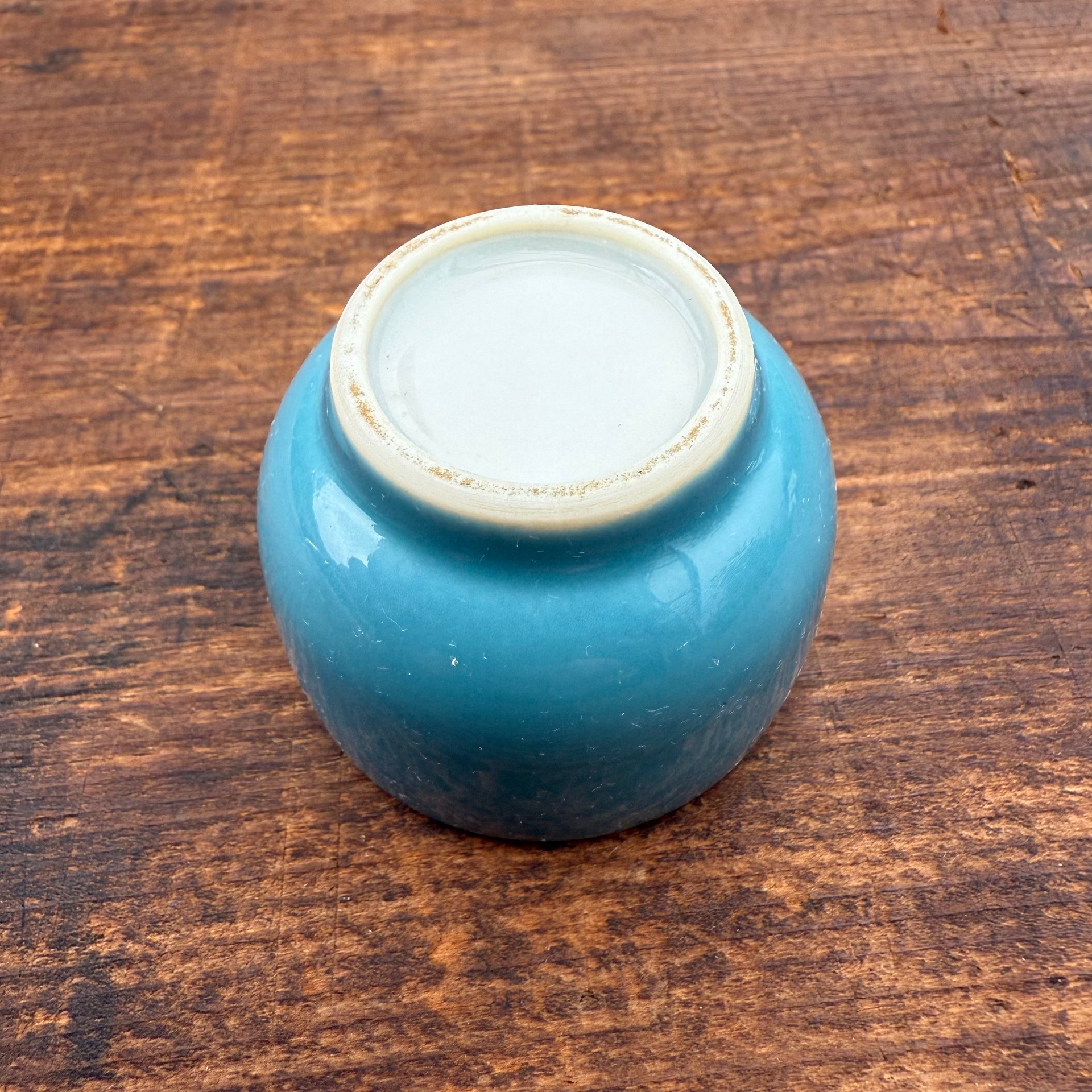 🎎 Vintage Japanese Sake Cup with Turquoise Glaze and Painted Floral Interior – Mid-Showa Era – Japan Antique Roadshow product image (3)