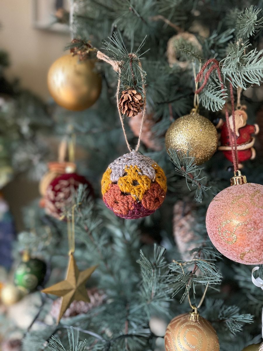Easy Crochet Bauble Pattern / Granny Stitch Bauble / Colourful Crochet Tree Decoration / Pdf Pattern product image (7)