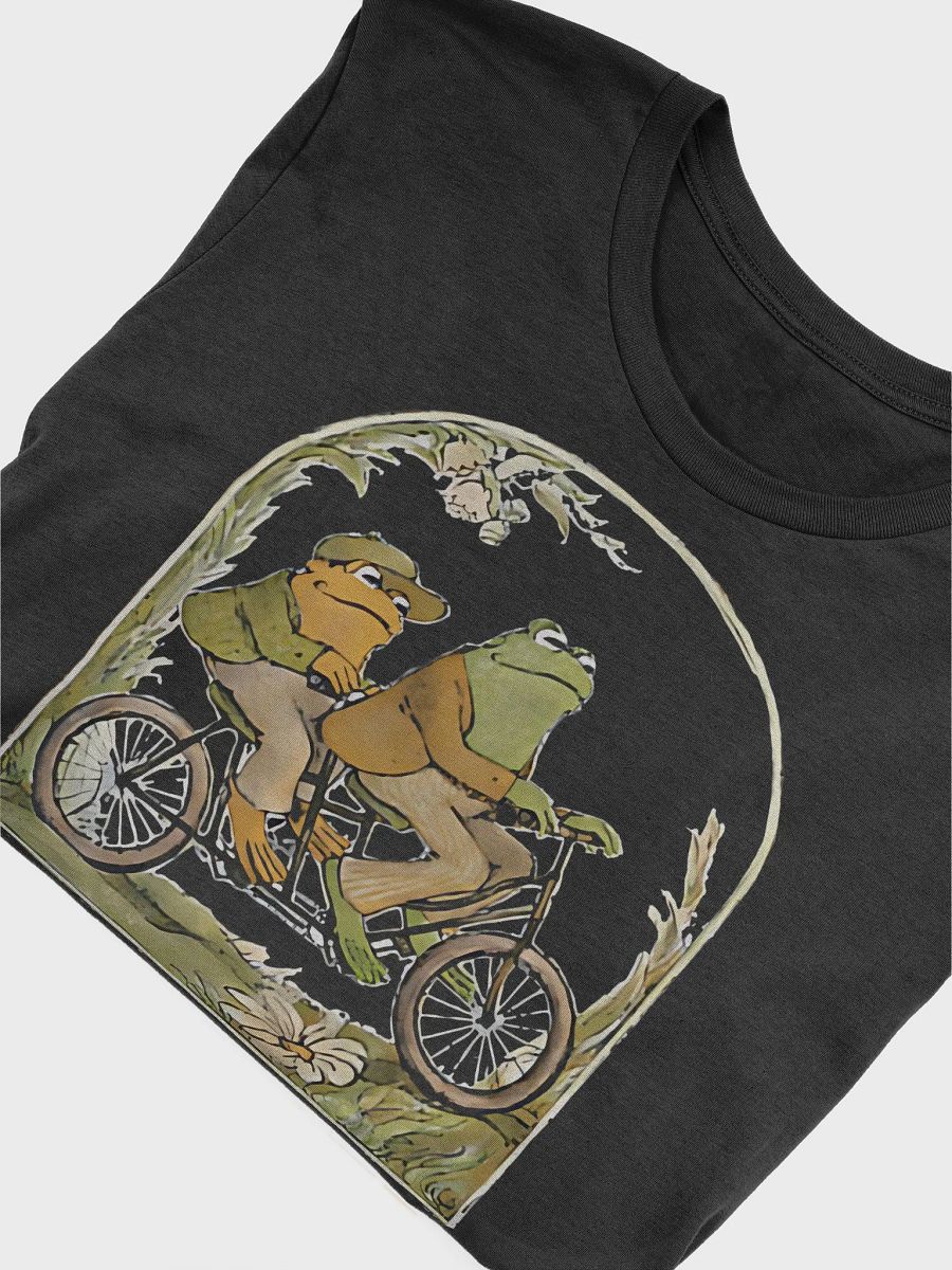 Frog and Toad Be Gay Do Crime Shirt product image (10)
