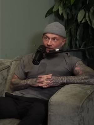 Am Samstag war ich bei zu Gast in seinem #Klartext-Format. Wir haben über alte Zeiten gesprochen – ein paar Anekdoten, Erinnerungen und auch die Story von einer kleinen Eskalation auf Tour mit & Co. 😅 Zum Glück war damals am Start und hat die Situation gerettet! 😂 Den ganzen Talk findet ihr hier: https://www.youtube.com/watch?v=ywoIqVEU8D8 #Klartext #Arafat #TourStory #babasaad #nyze