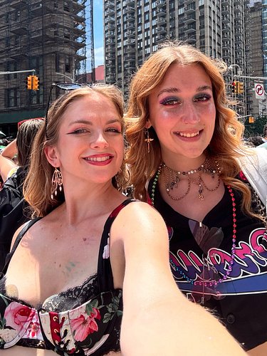 it was a really gay 🌈 day, honestly ☺️ bye (bi) pride!! #nycpride 

#prideparade #pride2025 #nycprideparade #bisexual #imsoti...