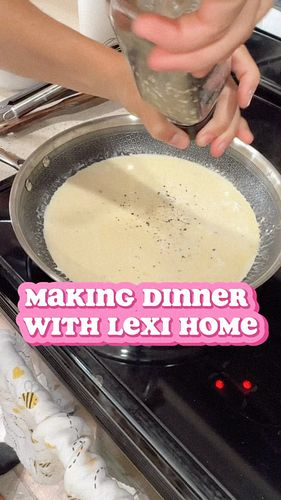 Tonight I’m cooking dinner for my family using Lexi Home pans. I love these pans because they are so durable. I can use all m...