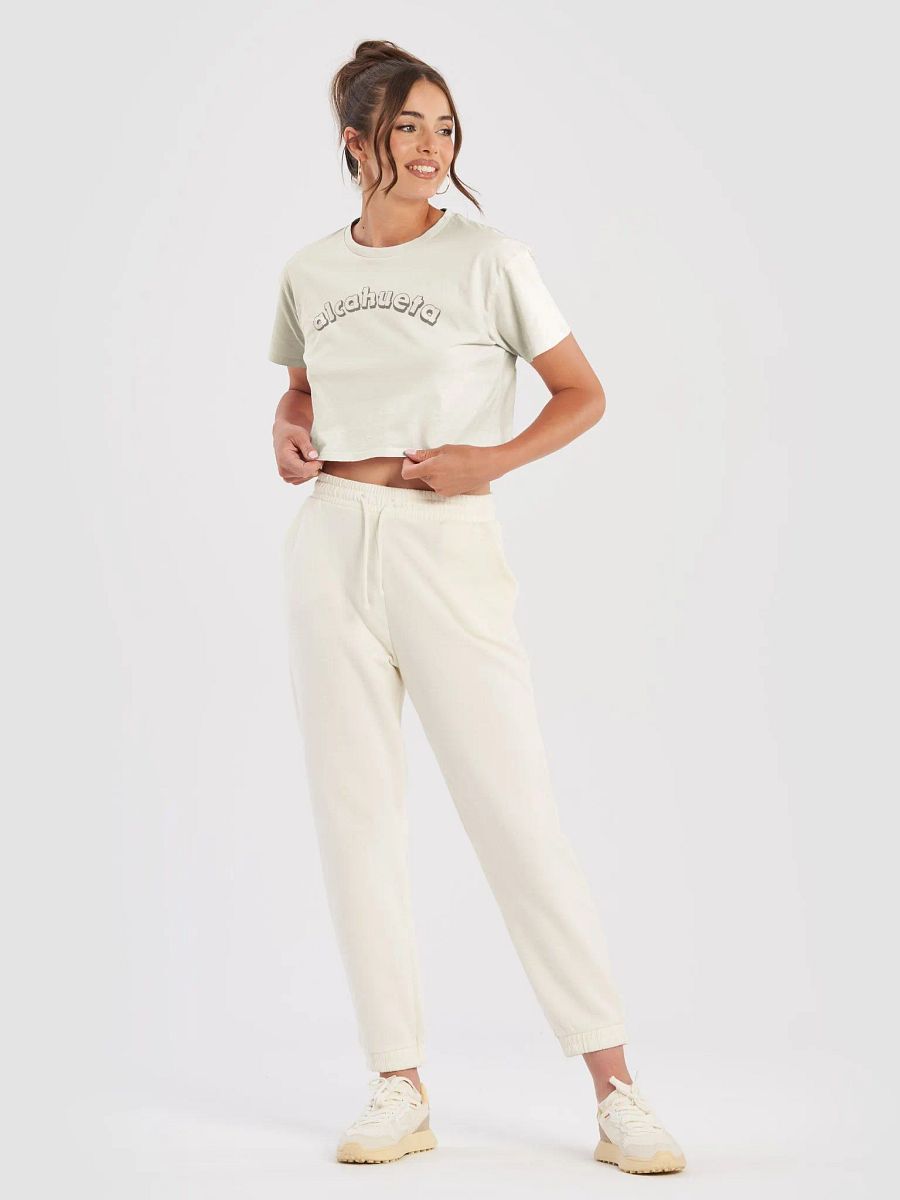 Alcahueta Crop Top product image (4)