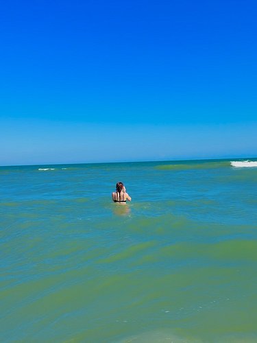oh how ive missed the sweet east coast air ☁️🐚🏝️