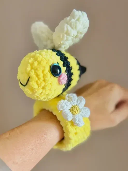 Bienen-Schlagarmband Häkelmuster product image (1)