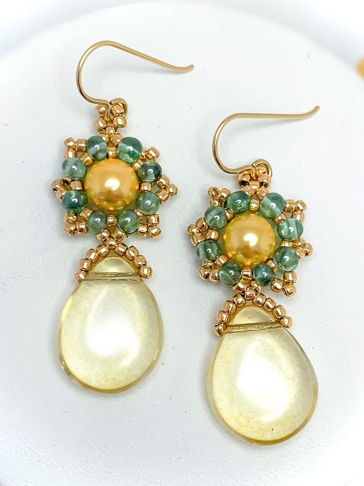 Majesty Beaded Necklace and Earrings Set - Yellow product image (2)