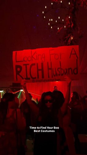 What a night! 

🏆 Christmas Tree + present 🎄

#atlanta #atl #dating #inthewild #thingstodoinatlanta #atlantaevents #atlevents...