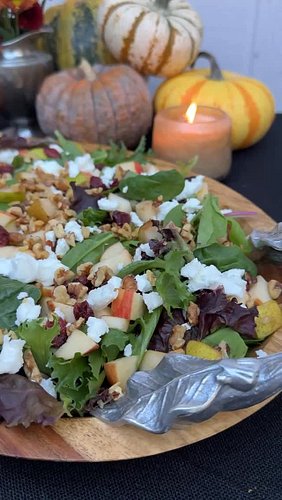 This Apple & Pear Salad is perfect for fall! And so good for you. 😍

Grocery partner: @krogerdfw. You’ve got to try their Anj...