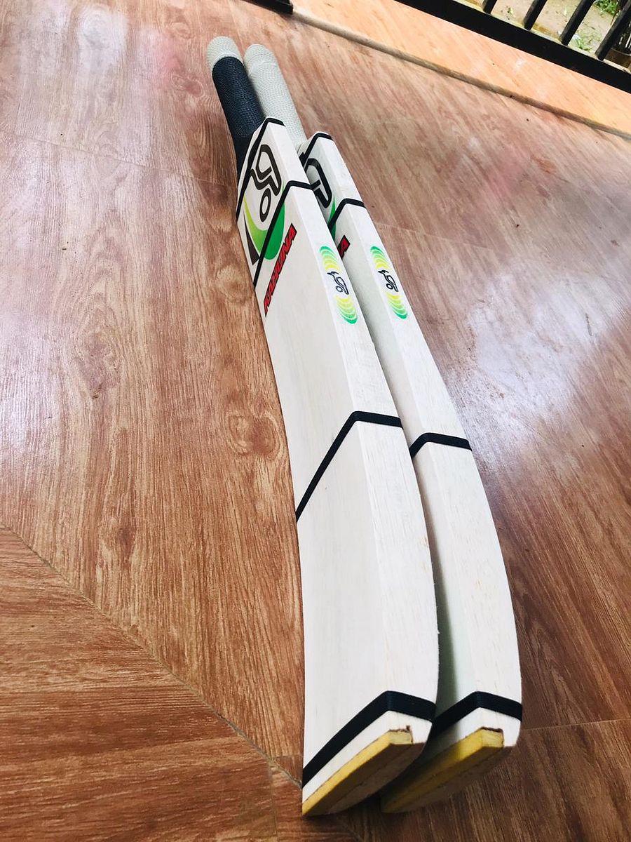 Epic Thunderbolt: Sri Lankan Masterpiece - Hard Tennis Ball Cricket Bat (MRI) product image (8)