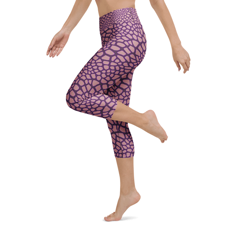 Purple Giraffe Capri Leggings product image (5)