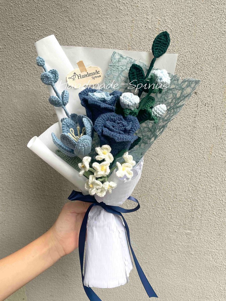 Heart Of Ice Crochet Knit Bouquet product image (3)