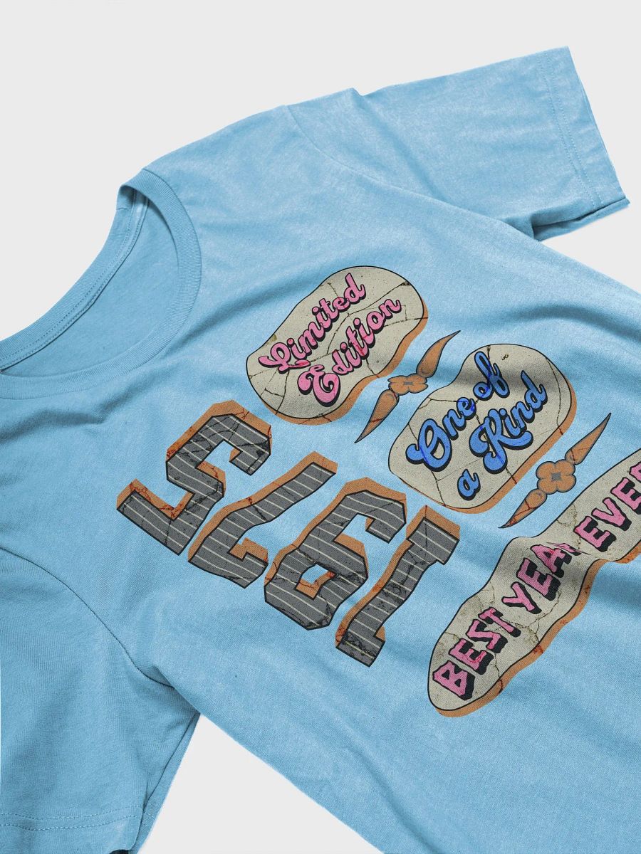 Limited Edition 1975 Vintage Text Graphic Tee product image (38)