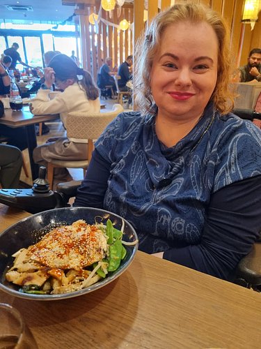 Anniversary dinner ✨ I'm glad Will persuaded me to try somewhere other than Mexican food, because we found a really nice Asia...