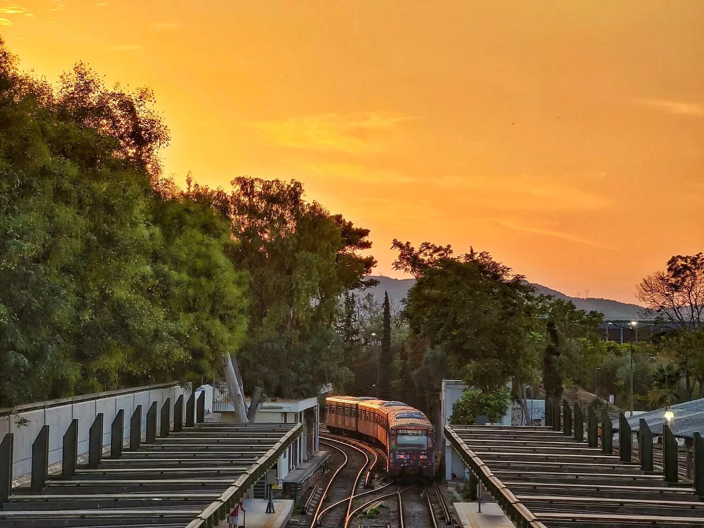 Sunset trainspotting in Athens.

#trainspotting #athens