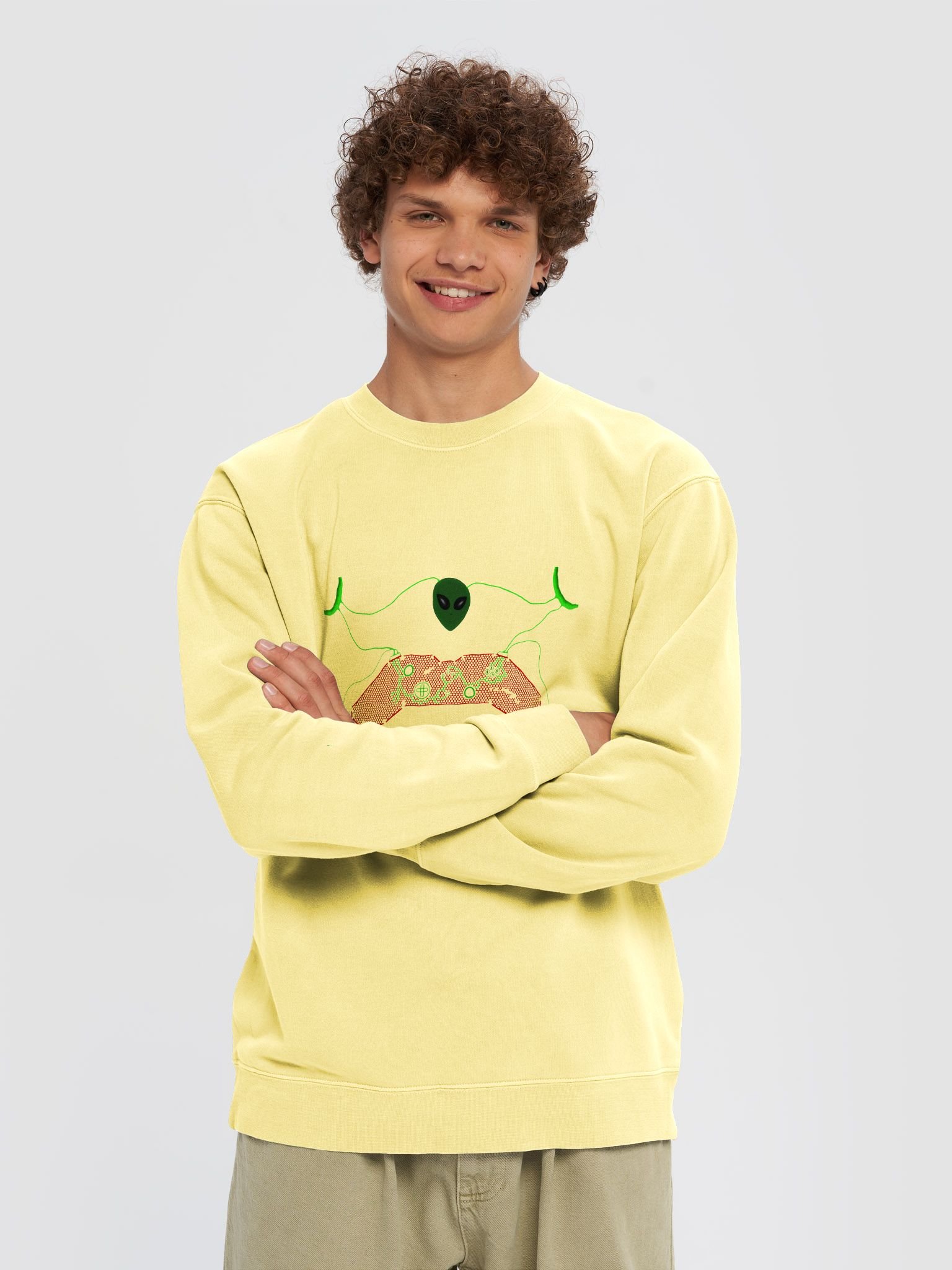 Extraterrestrial Gaming Connection Sweatshirt product image (3)