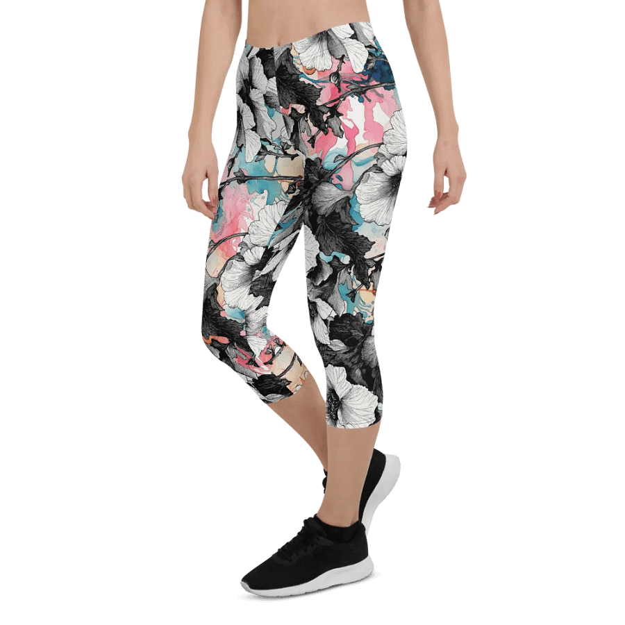Hibiscus Dreams All-Over Capri Leggings product image (6)