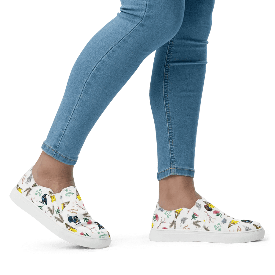 NZ Blooms and Birds Slip-On Canvas Shoes (White) product image (4)