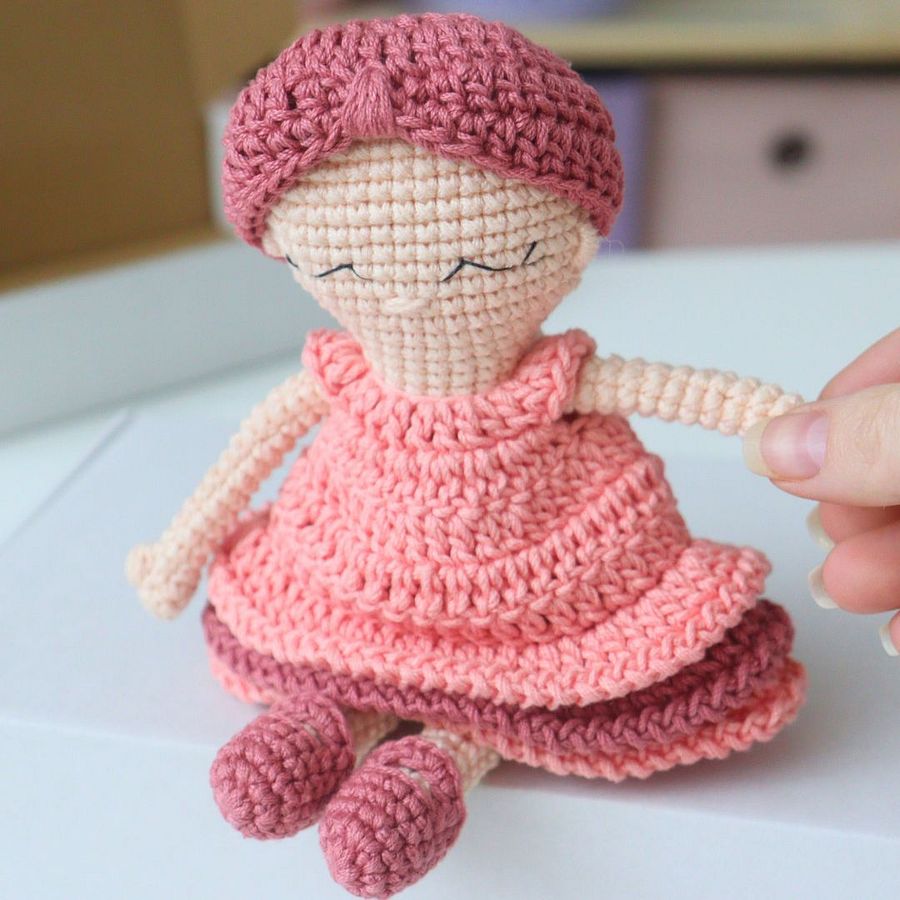 Cuqui Greta Sofía – A Crochet Doll Inspired by Classic Rag Dolls product image (3)
