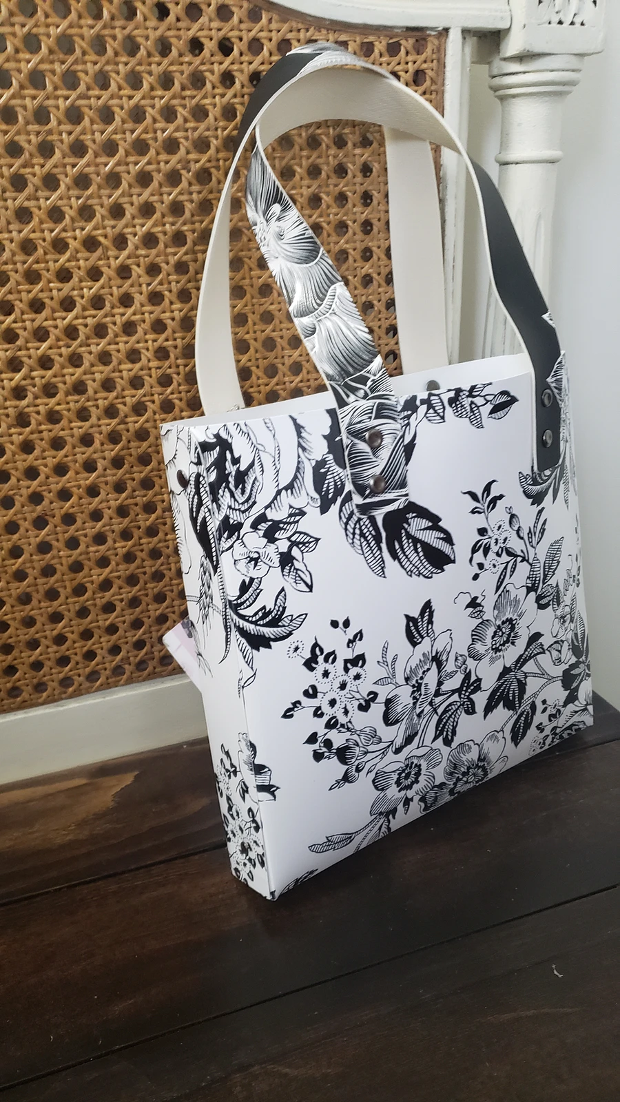 Handmade Chic Blooms Stylish Black and White Flower Gift Bag with Charms product image (3)