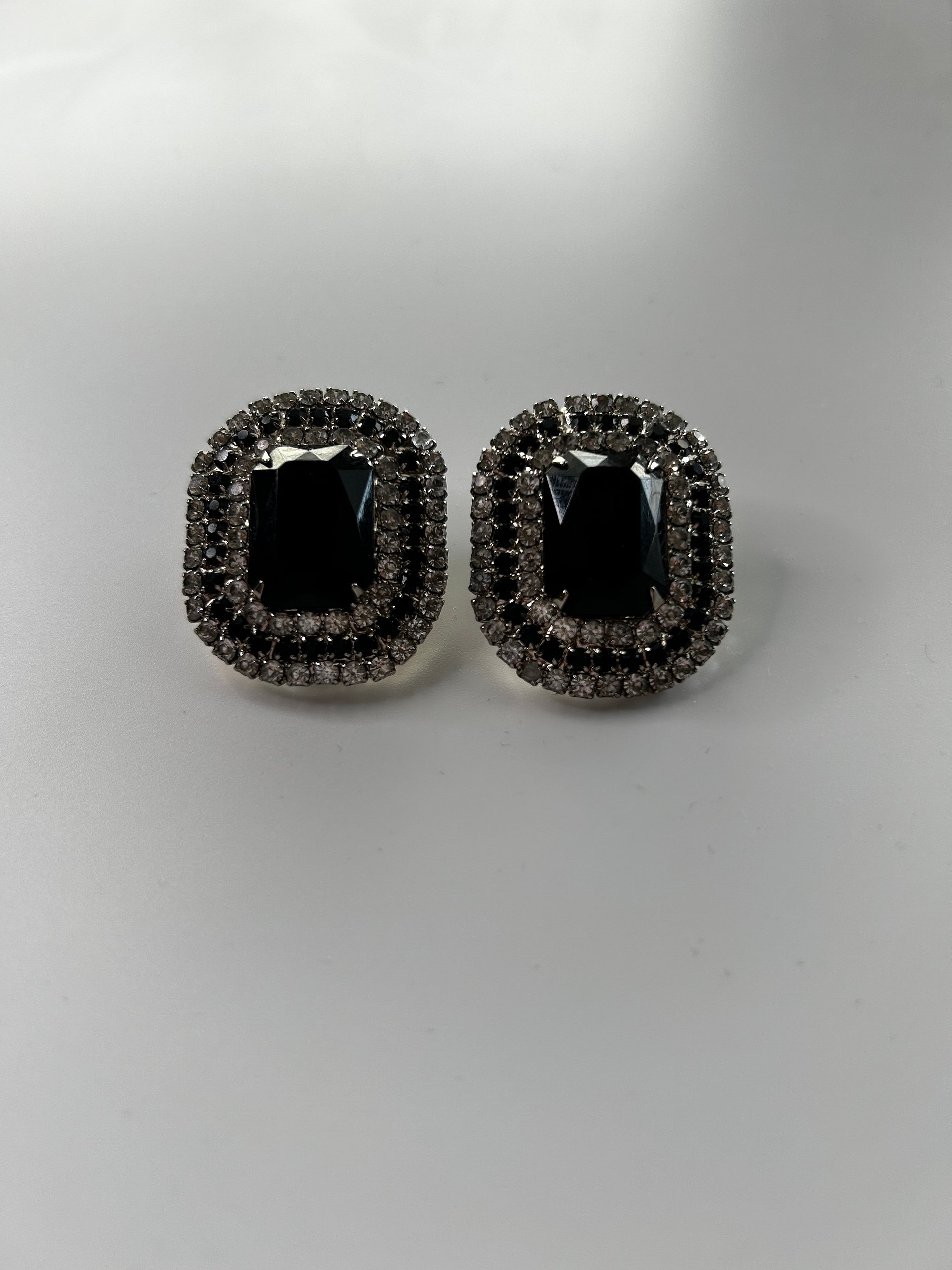 Vintage Silver Tone Crystal Black Clear Rhinestones Clip On Earrings product image (1)