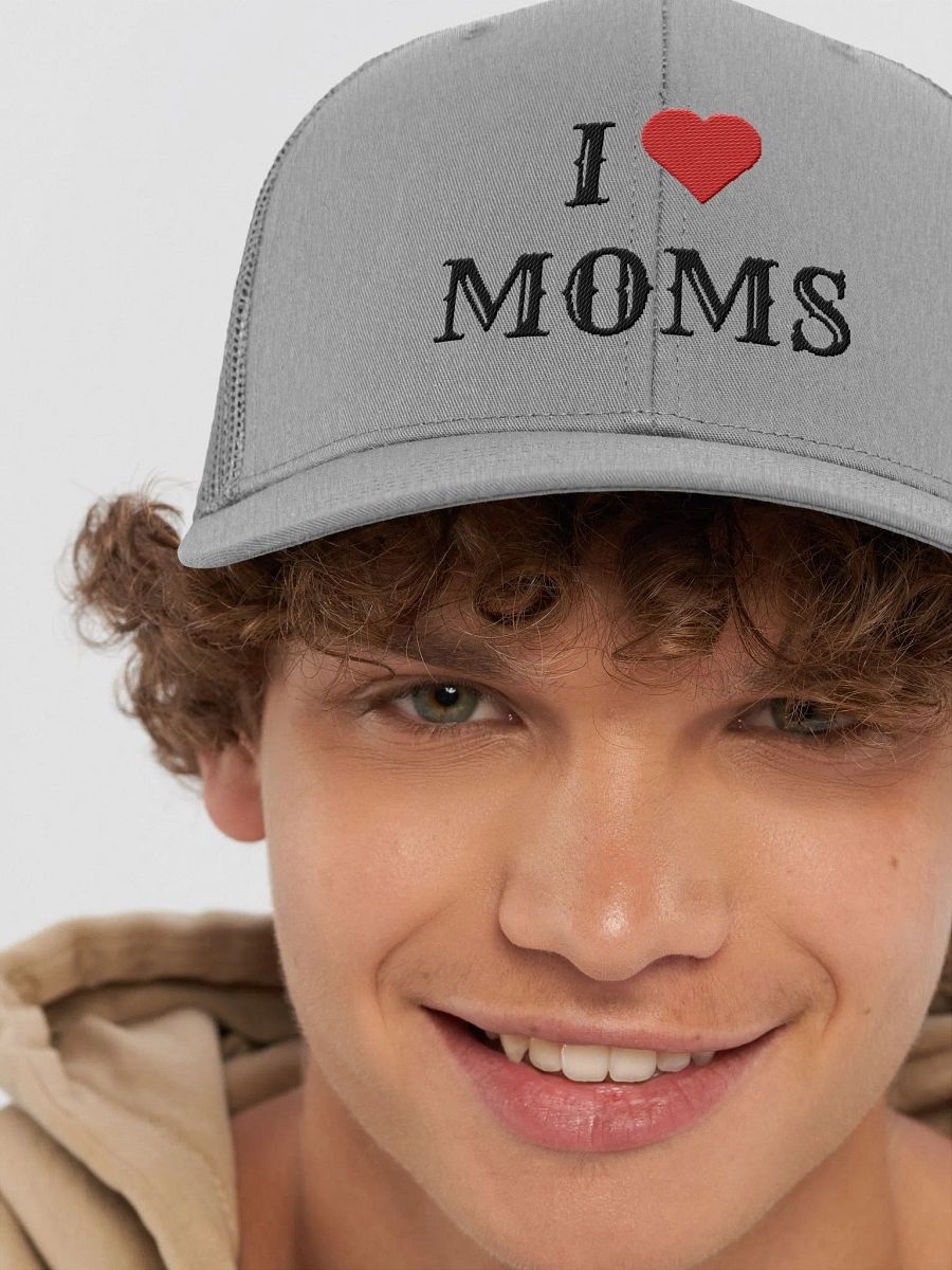 i love moms trucker product image (26)
