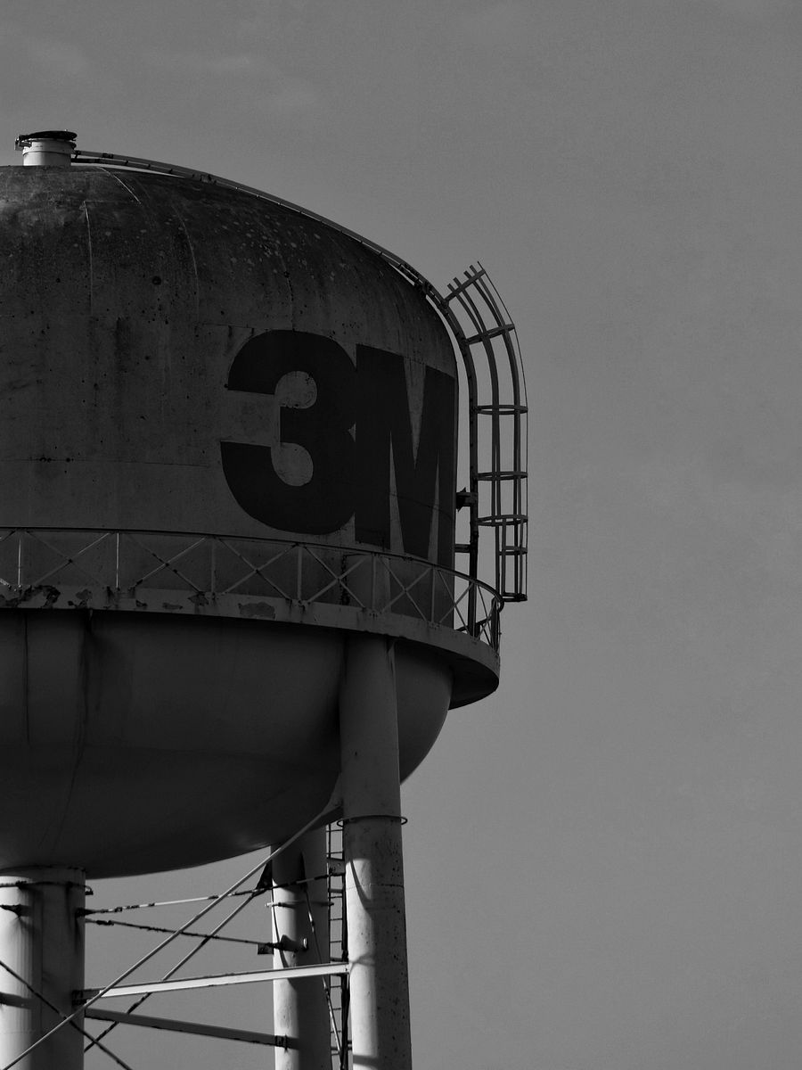 Black and white 3ms product image (1)