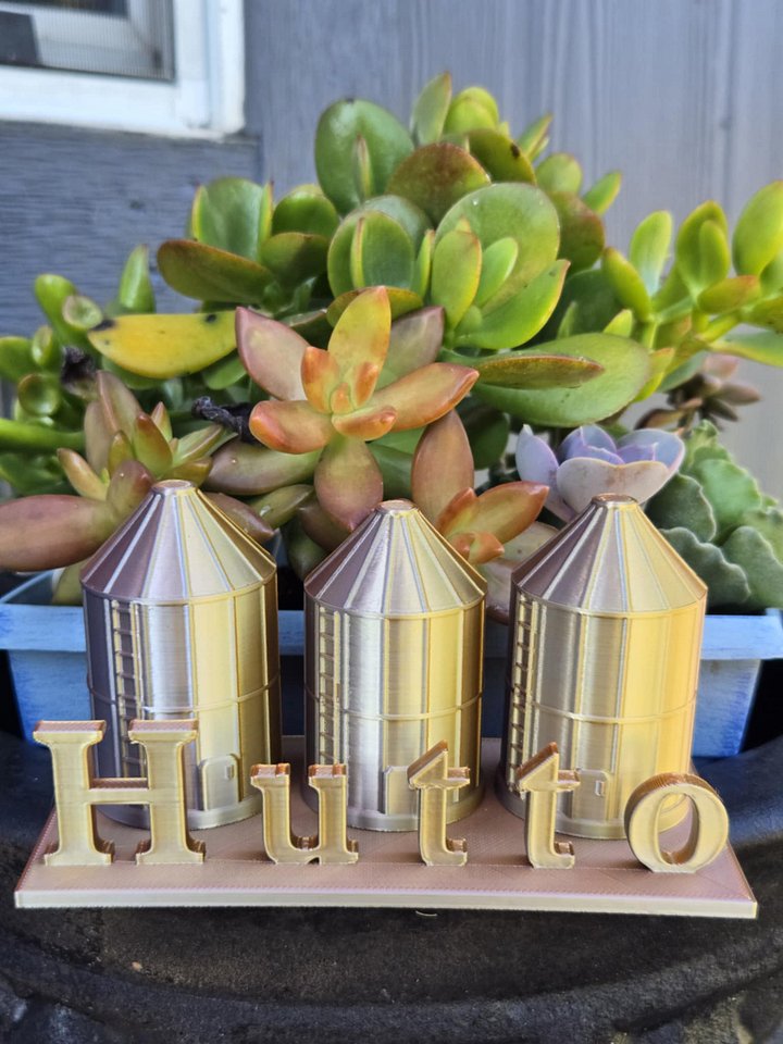 Hutto Skyline 3D Model – Iconic Sign with Silos product image (1)