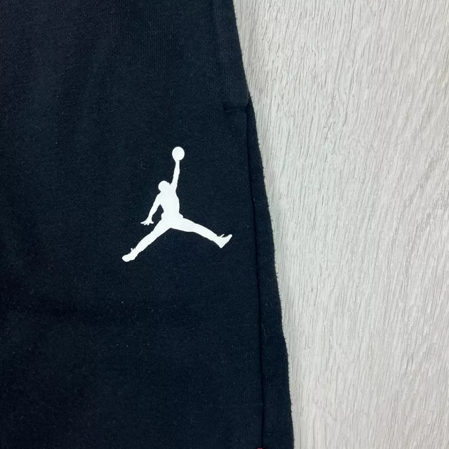 Jordan Boys Black Sweat Shorts Size 12-13 Years product image (2)