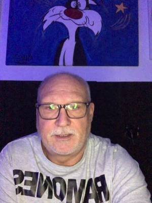 Going Live with some 90s music.  Why not come and say Hello? #uk #djlife #90smusic. 