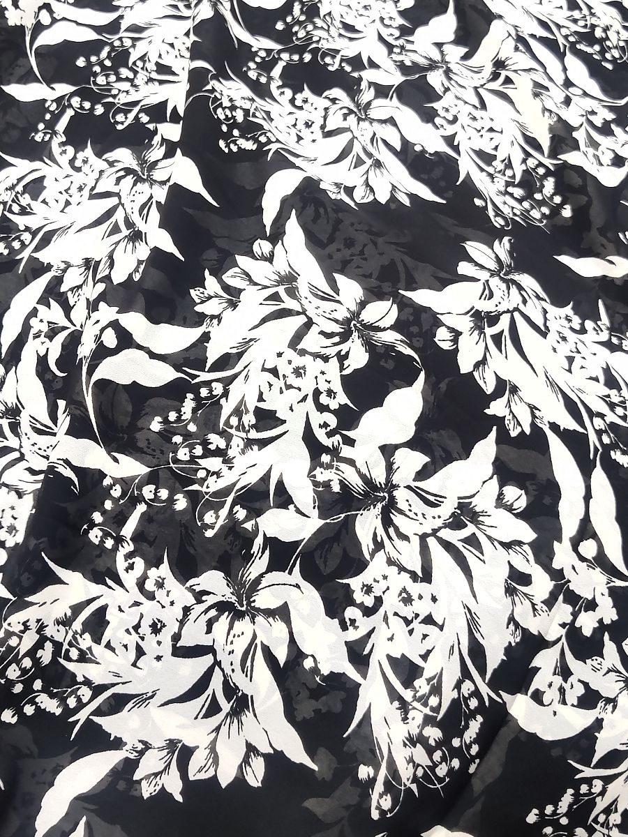 black and white floral print Georgette fabric product image (1)